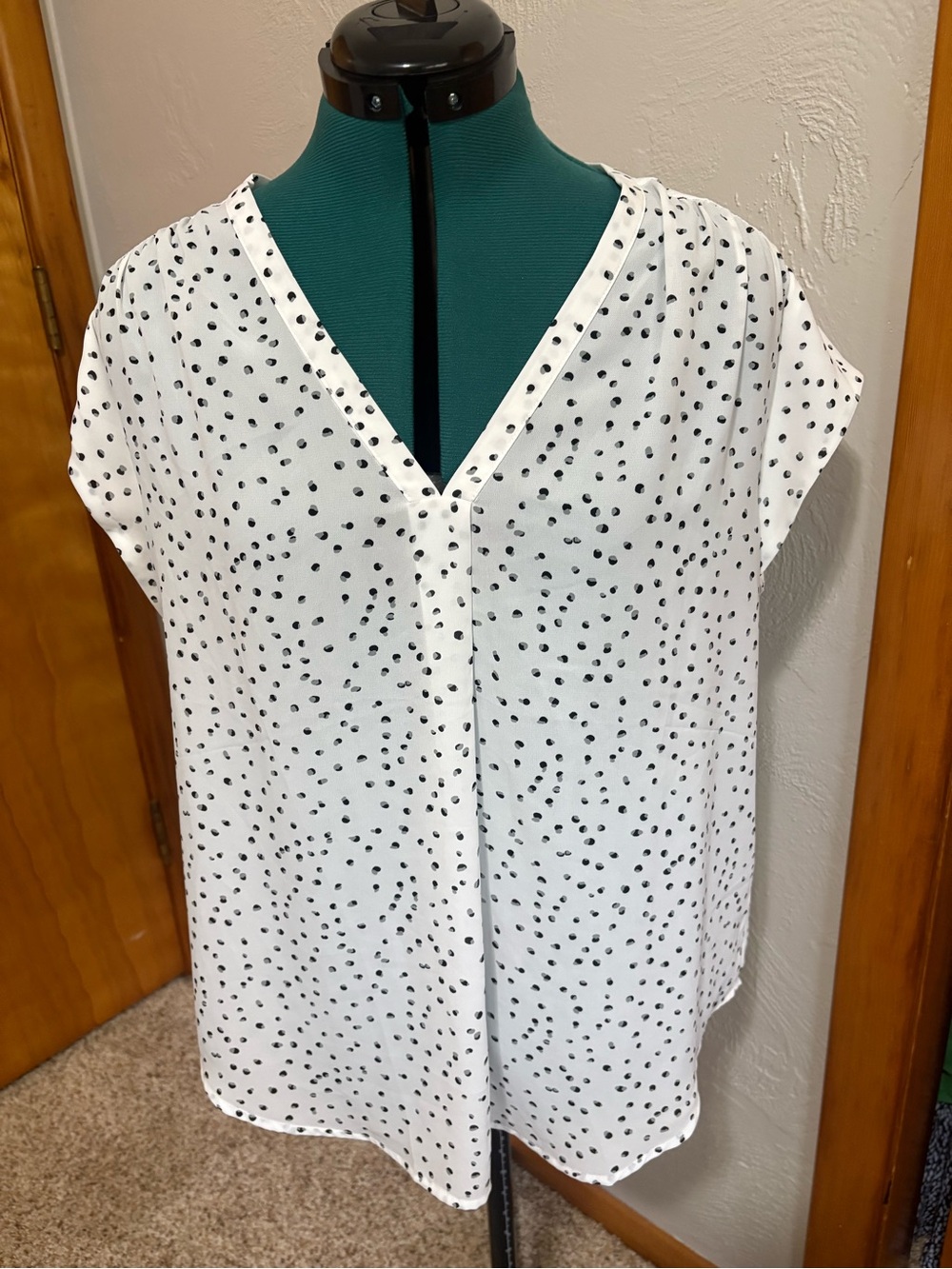 fun 2 fun White Polka Dot V-Neck Blouse